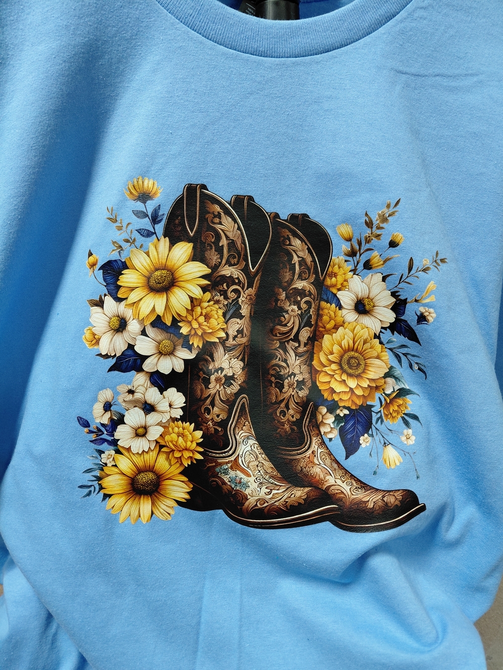 T-shirt L Blue Womens Gildan Heavy Cotton "Boots & Flowers" Colorful New
